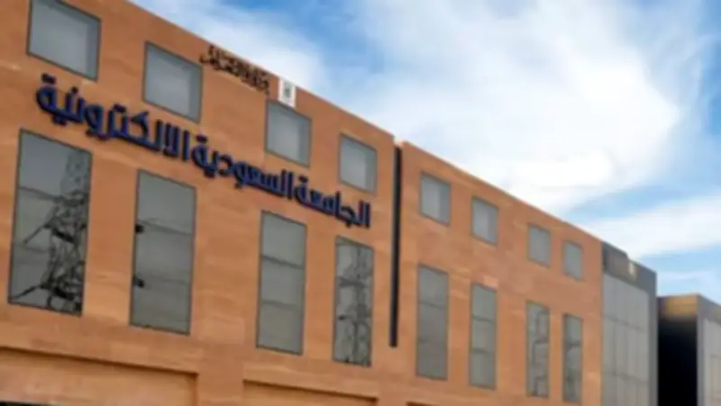 وزير التعليم يعلن عن إطلاق برنامج جديد لتعزيز مهارات الطلاب في العلوم والتكنولوجيا