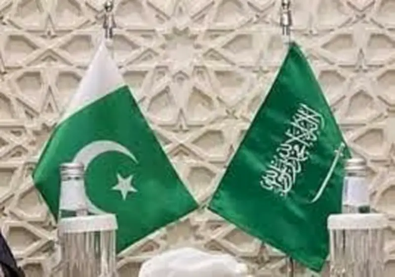 باكستان تدين الهجمات الإيرانية على منشآت الطاقة السعودية وتصفها بانتهاك للسيادة