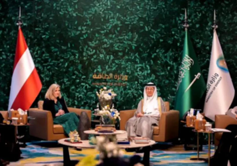 وزير الطاقة السعودي يلتقي نظيرته النمساوية لتعزيز التعاون الاستراتيجي في قطاع الطاقة