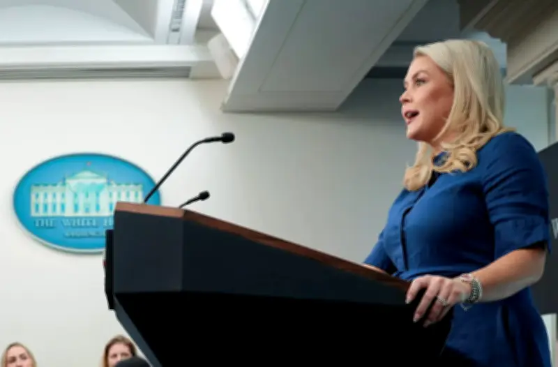 البيت الأبيض يؤكد: خطوط ترمب الحمراء ثابتة ومفاوضات إسلام آباد السبت تركز على فتح مضيق هرمز