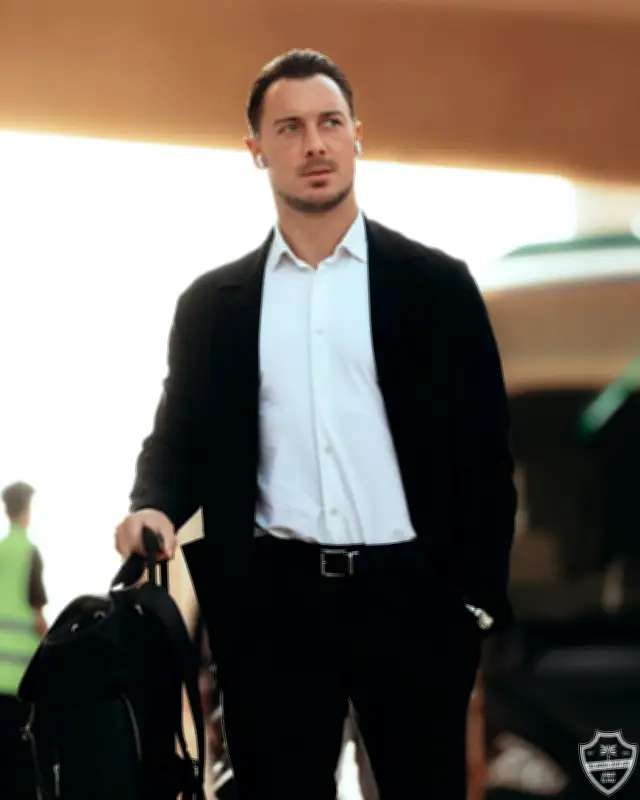 مدرب الأهلي يهاجم التحكيم بعد تعادل الفيحاء: "سلبوا منّا المباراة"