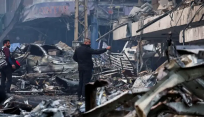 إسرائيل تشن أشد غاراتها على لبنان وتقتل المئات وسط تهديدات إيرانية بالرد