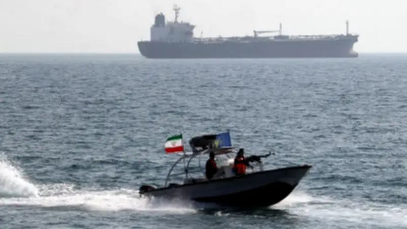 الحرس الثوري الإيراني ينشر خريطة طرق بديلة للملاحة في مضيق هرمز