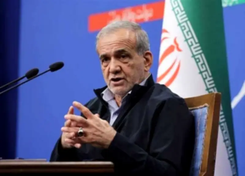 الرئيس الإيراني يحذر من تداعيات الاعتداءات الإسرائيلية على لبنان ويؤكد دعمه الثابت