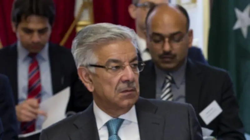 وزير الدفاع الباكستاني يصف إسرائيل بـ"الشر" مع انطلاق مفاوضات السلام في إسلام آباد