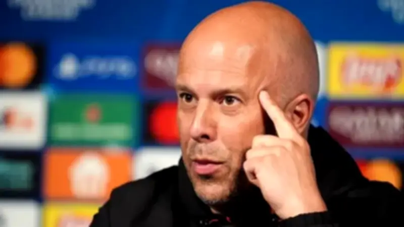 مدرب ليفربول يؤكد دعم الإدارة والجماهير رغم الموسم الصعب ويلمح للاستمرار