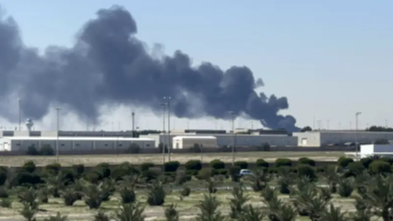 الكويت والبحرين تعلنان اعتراض مسيرات وصواريخ وسط نفي إيراني رسمي للهجمات