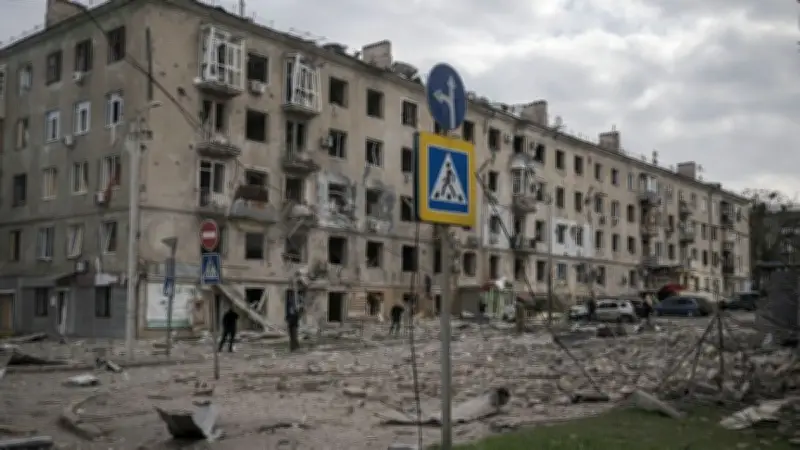 روسيا وأوكرانيا تتبادلان الاتهامات بانتهاك هدنة عيد الفصح الأرثوذكسي