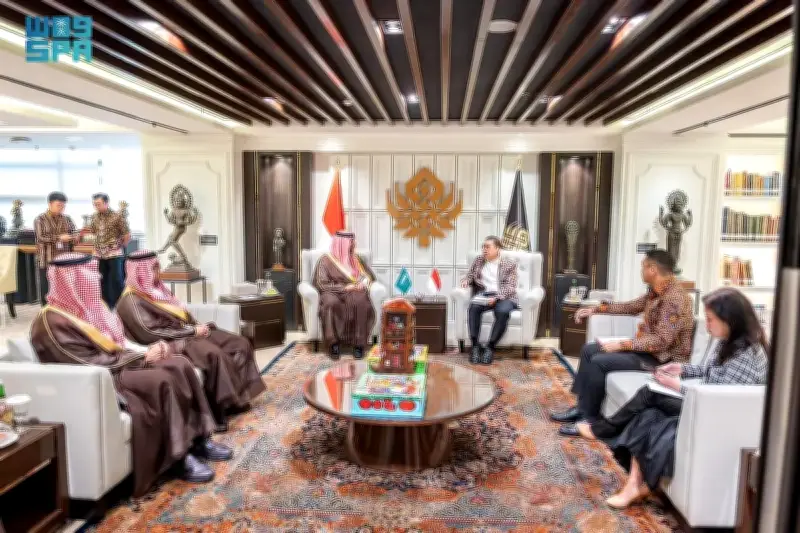 وزير الثقافة السعودي يزور متحف إندونيسيا الوطني في جاكرتا لتعزيز التعاون الثقافي