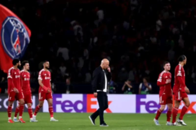 ليفربول يستحضر سحر برشلونة التاريخي في أنفيلد قبل مواجهة باريس سان جرمان المصيرية