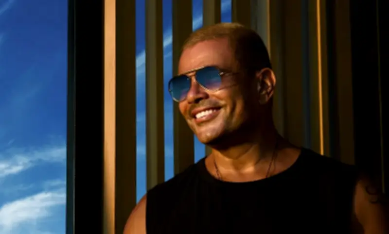 تذاكر حفل عمرو دياب تصل لمليون جنيه.. أسعار خيالية تتصدر المشهد الفني العربي