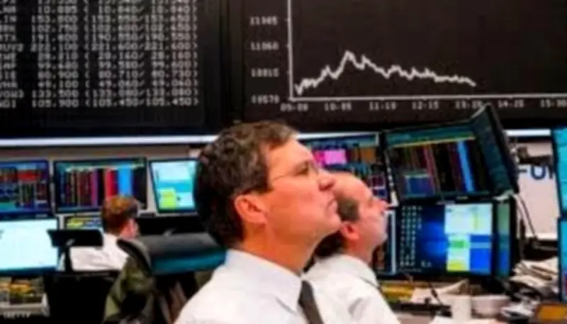 انخفاض الأسهم الأوروبية مع بدء الحصار الأمريكي على مضيق هرمز