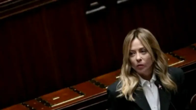 إيطاليا توقف تجديد اتفاقية التسلح مع إسرائيل وتطالب بفتح مضيق هرمز