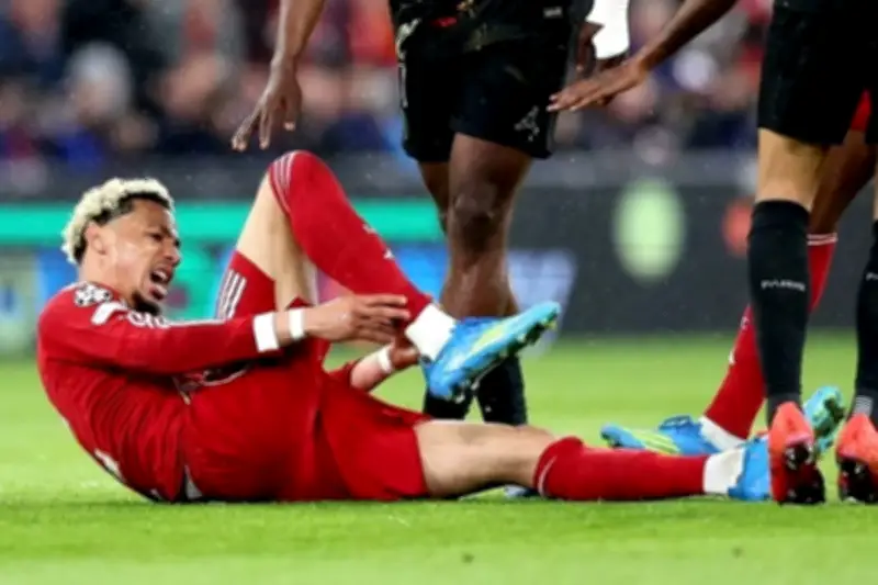 ليفربول يعلن تفاصيل إصابة إيكيتيكي الخطيرة وغيابه عن المونديال