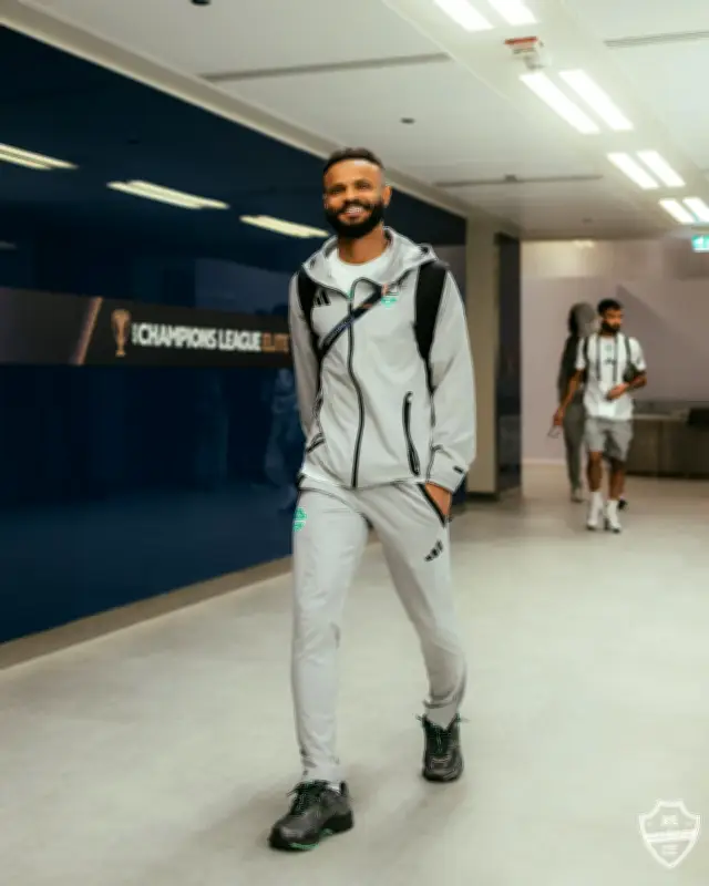 أرقام سلبية تهدد مستقبل علي مجرشي في الأهلي بعد موسم صعب