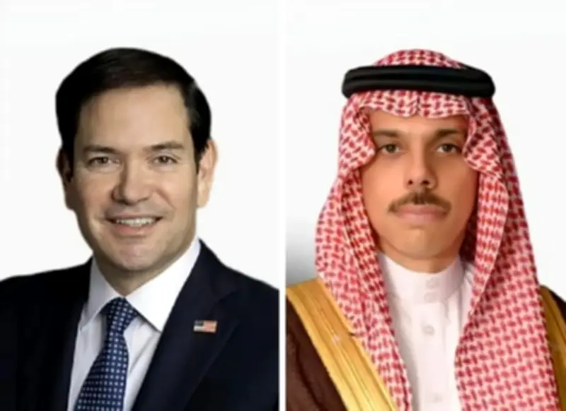 وزير خارجية السعودية والأمريكي يناقشان أمن مضيق هرمز واستمرار وقف إطلاق النار بلبنان