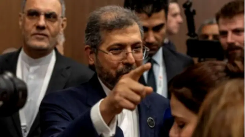 إيران تؤكد عدم تحديد موعد للمفاوضات مع أمريكا وتشدد على ضرورة الاتفاق على الإطار أولاً