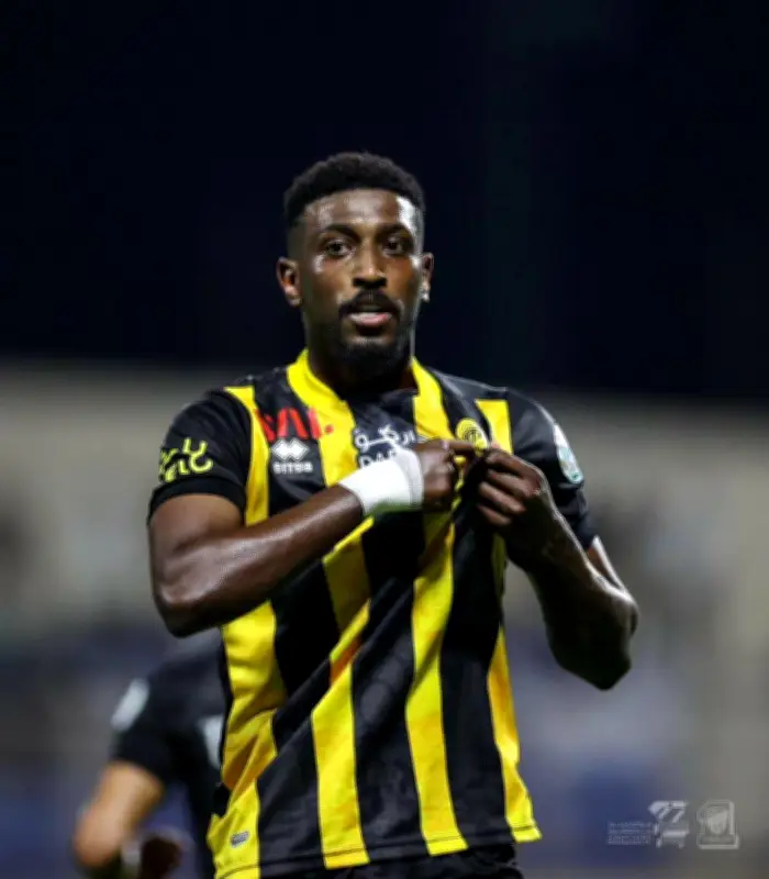 الحكم الصيني يوثق مخالفة شراحيلي.. ولجنة الانضباط الآسيوية تدرس عقوبة اللاعب