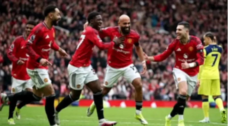 مانشستر يونايتد يتفوق على تشلسي بهدف كونيا في الدوري الإنجليزي