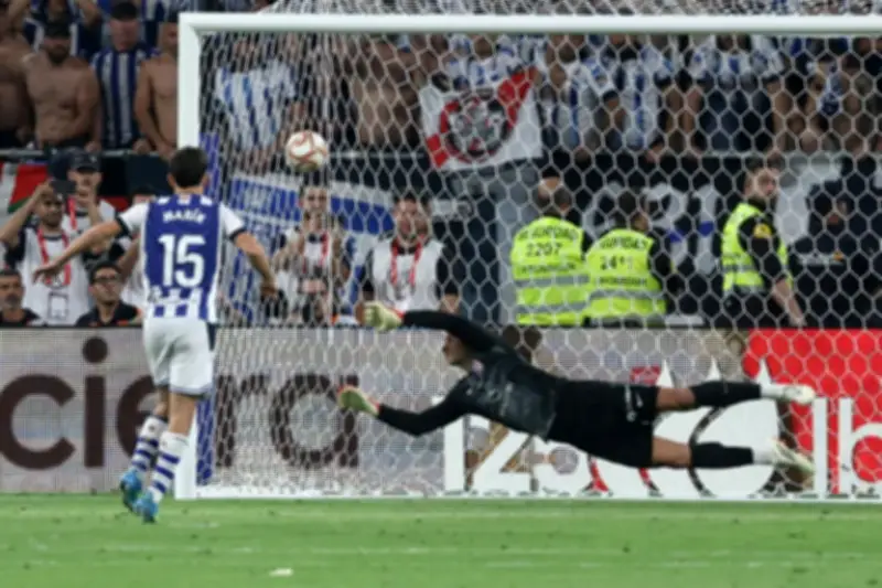 ريال سوسييداد يتوّج بكأس الملك الإسباني للمرة الرابعة في تاريخه بعد انتصار دراماتيكي على أتلتيكو مدريد