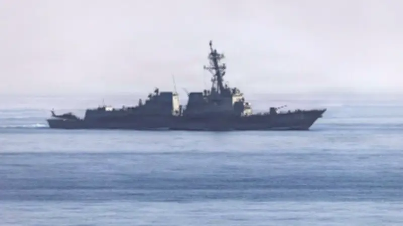 واشنطن تعلن شلّ التجارة البحرية مع إيران.. والحرس الثوري يهدد بإغلاق مضيق هرمز