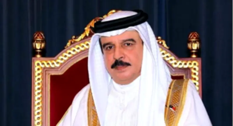 ملك البحرين يؤكد الحزم في معالجة تداعيات الحرب ويعلن إجراءات صارمة ضد الخونة