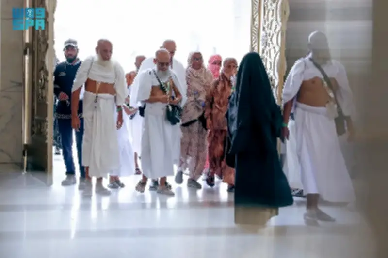 وصول طلائع حجاج بيت الله الحرام إلى مكة المكرمة وسط خدمات متكاملة وتقنيات حديثة