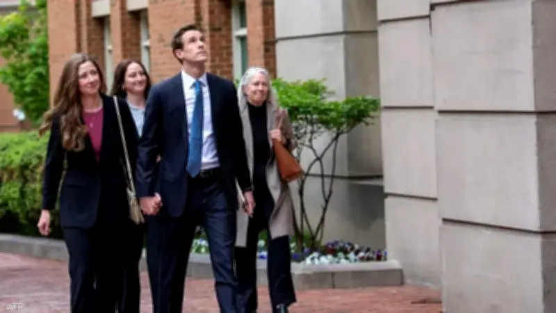 «شفرة البحر الممنوعة» تحيل مدير الـ FBI السابق للمحاكمة بتهمة تهديد ترمب