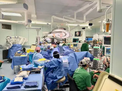 إنجاز طبي سعودي جديد بفصل التوأم الفلبيني الملتصق بعد 13 ساعة