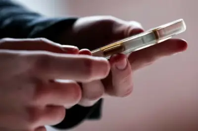 النرويج تقترح حظر وسائل التواصل للأطفال دون 16 عامًا لحماية الطفولة