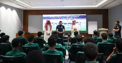 ياسر المسحل يلتقي لاعبي المنتخب السعودي تحت 17 عاماً في جدة