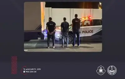 قوات أمن الحج تضبط 3 مصريين بمخابئ سرية في شاحنة بضائع