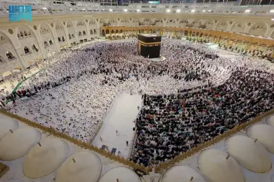 السعوديون والمقيمون ومواطنو الخليج يؤدون العمرة حتى 3 مايو