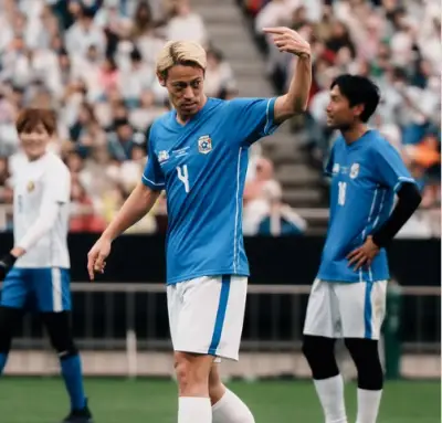 كيسوكي هوندا يوقع مع جورونغ السنغافوري بعمر 39 عامًا لتحطيم رقم قياسي جديد في مسيرته الكروية