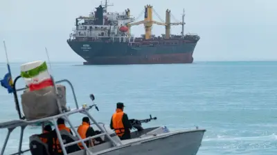 إيران ومضيق هرمز: دروس التاريخ حول فعالية الحصار البحري في الصراعات الدولية