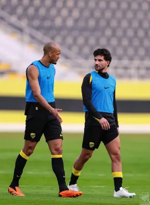 الاتحاد يستهدف الملحق الآسيوي.. فابينهو وعوار تحت تهديد الإيقاف قبل مواجهة التعاون