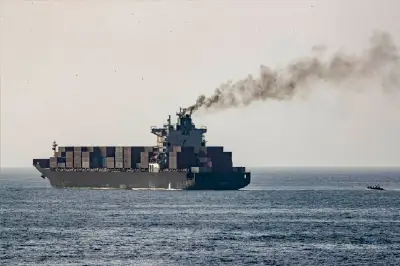 الاتحاد الأوروبي يوسع العقوبات على إيران بسبب هرمز.. وبزشكيان يحذر من تحديات غير قابلة للحل