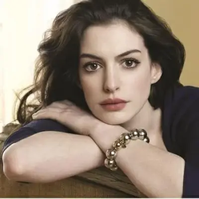 آن هاثاواي تخطف القلوب بعبارة 