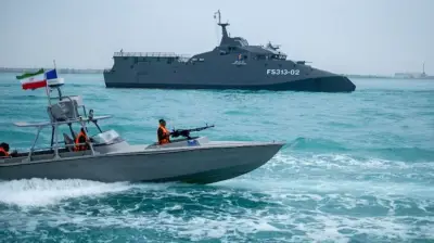 الحرس الثوري الإيراني يعترض سفينتين في مضيق هرمز مع اختبار ناقلات النفط للحصار الأمريكي