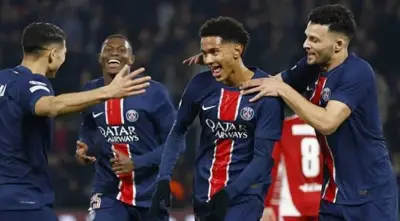 باريس سان جيرمان يعود للفوز بقوة ويتصدر الدوري الفرنسي بفارق أربع نقاط