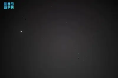 اقتران الثريا والزهرة يزين سماء الحدود الشمالية