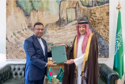 ولي العهد يتلقى رسالة من رئيس وزراء بنغلاديش