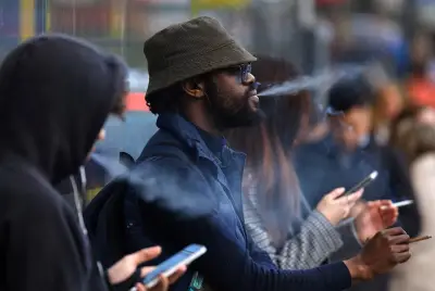 بريطانيا تطبق قانوناً يمنع الأجيال القادمة من شراء السجائر