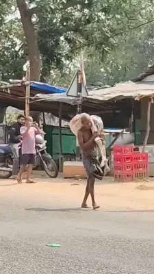 هندي ينبش قبر شقيقته ويأخذ جثتها إلى البنك لإثبات وفاتها