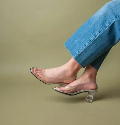 ازياء الصنادل غير المرئية تثير جدلا بين الابتكار والوظيفة