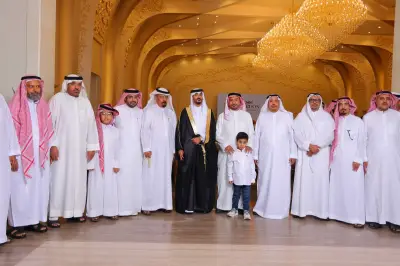 احتفال عائلي بجدة: أبناء عيضه الكثيري يشاركون فهد فرحة زواجه