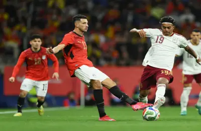 سانشيز يندد بهتافات عنصرية ضد منتخب مصر في ودية إسبانيا ببرشلونة