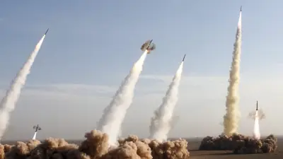 الحرس الثوري الإيراني يعلن استهداف منشآت أميركية في الكويت ضمن موجة هجمات صاروخية موسعة