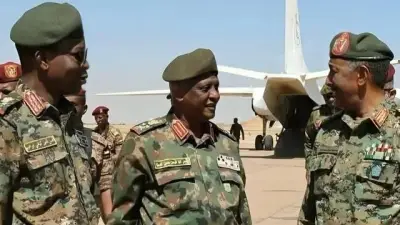 هل يمهد البرهان لرئاسة دائمة عبر تحالف مع الإسلاميين؟ تقرير يكشف صفقة عزله لنائبه