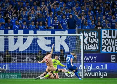 هاتريك بنزيما يقود الهلال لسحق الخلود بسداسية ويواصل مطاردة النصر في دوري روشن